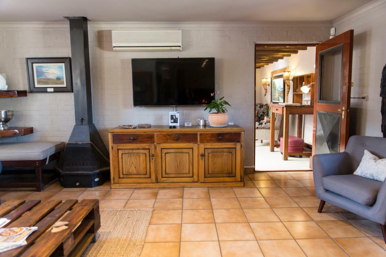 Rosendal Guesthouse Kraaifontein エクステリア 写真